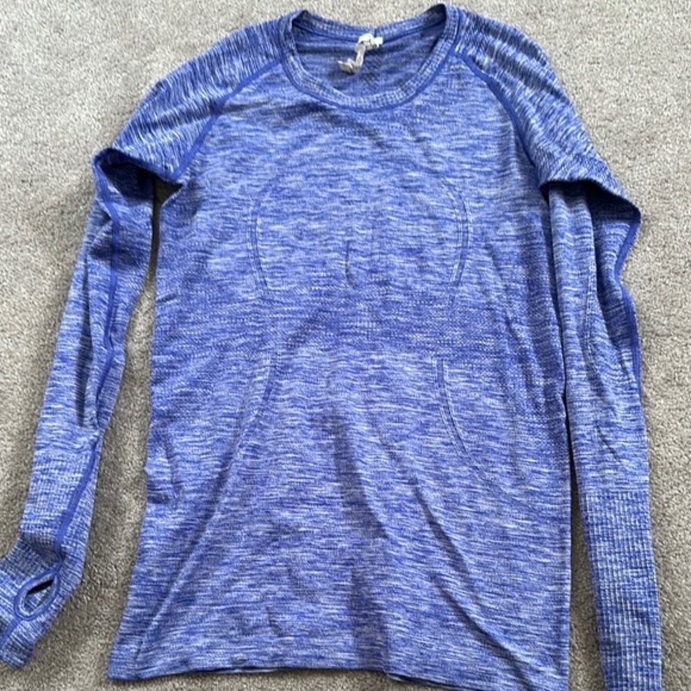 Lululemon Size 8 Active Long Sleeve Top GUC